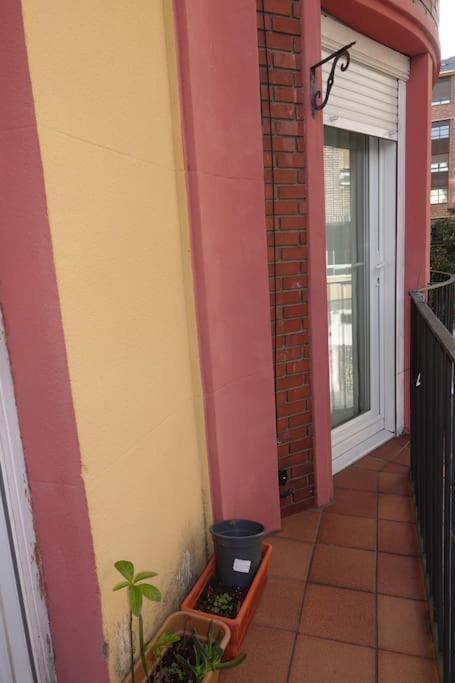 Antolin Yellow Door Ponferrada Exterior photo